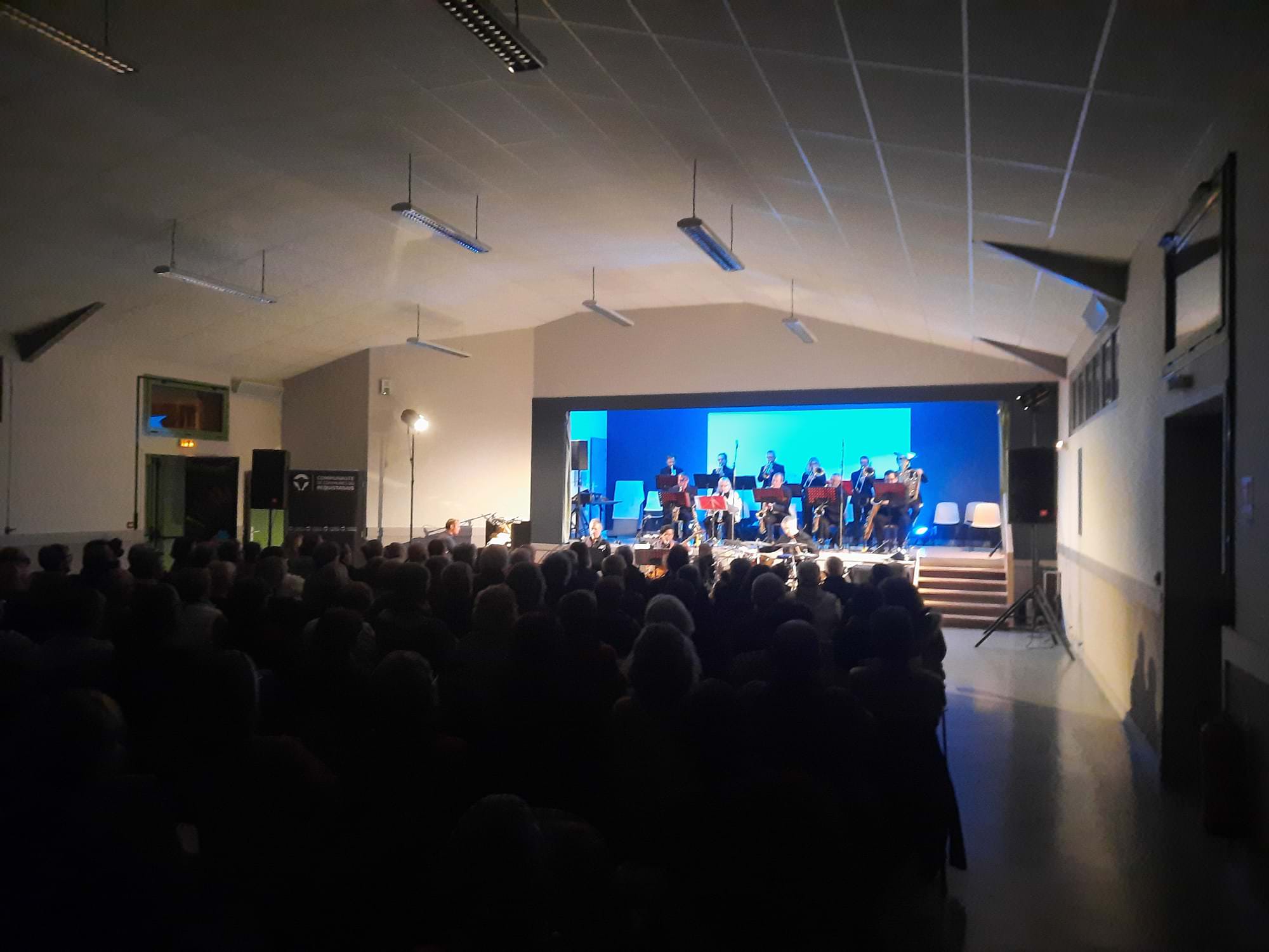 Lire la suite à propos de l’article Le Big Band Aveyron Jazz a rempli la salle des fêtes !