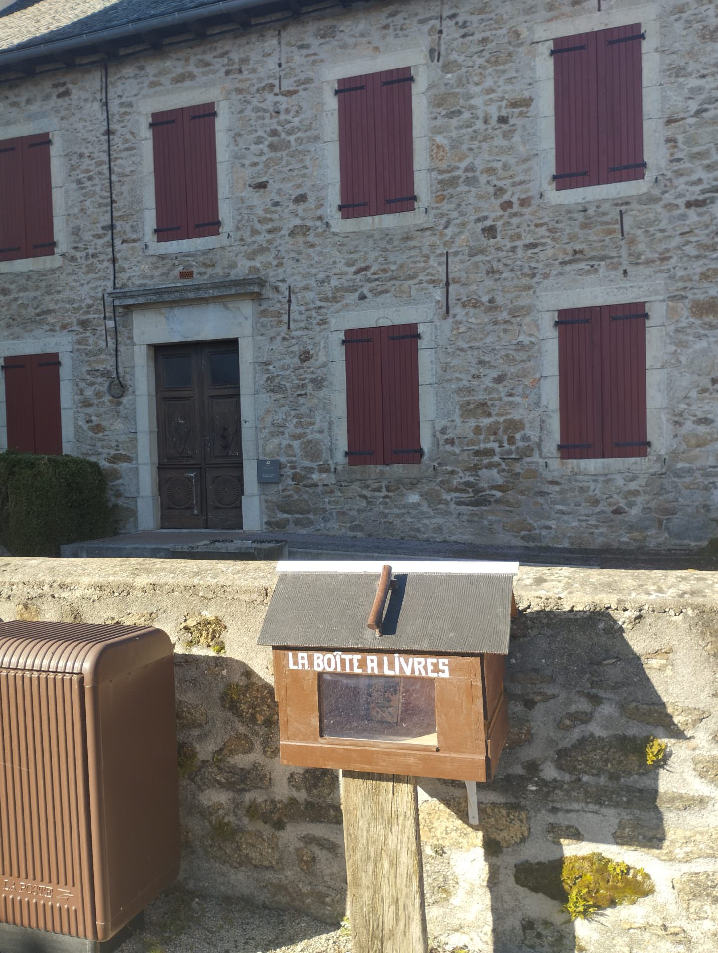 Lire la suite à propos de l’article Une nouvelle boîte à livres !